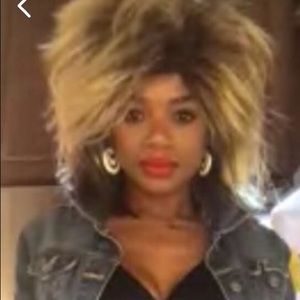 Meet your Posher, Alesia